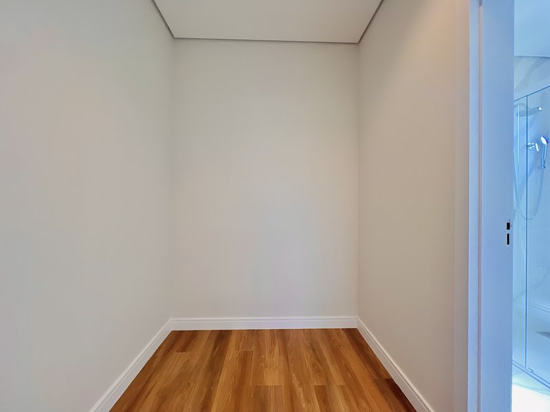 CASA DE ALTÍSSMA QUALIDADE DE CONSTRUÇÃO EM LAGO AZUL AVENIDA LAGO AZUL Araçoiaba da Serra - CLOSET
