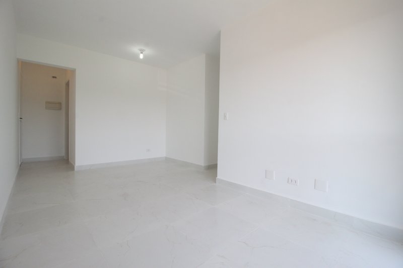 Apartamento com 64 m², 03 dormitórios, 01 banheiro e 01 vaga de garagem Avenida Marginal Esquerda Anchieta São Paulo - 