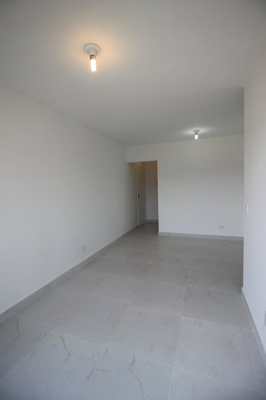 Apartamento com 64 m², 03 dormitórios, 01 banheiro e 01 vaga de garagem Avenida Marginal Esquerda Anchieta São Paulo - 