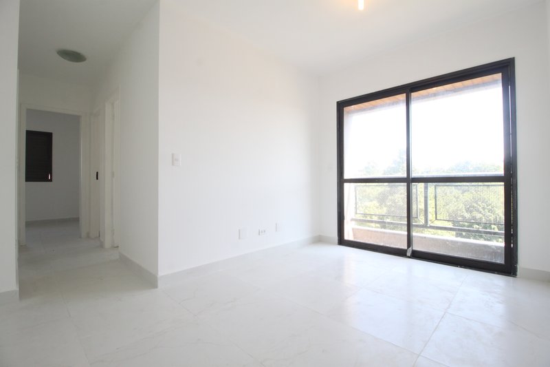 Apartamento com 64 m², 03 dormitórios, 01 banheiro e 01 vaga de garagem Avenida Marginal Esquerda Anchieta São Paulo - 