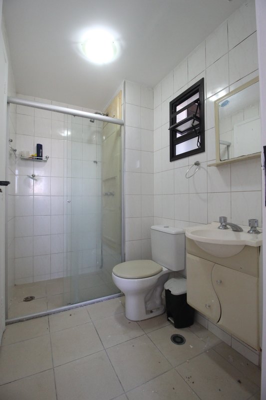 Apartamento com 64 m², 03 dormitórios, 01 banheiro e 01 vaga de garagem Avenida Marginal Esquerda Anchieta São Paulo - 