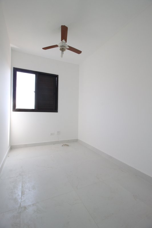 Apartamento com 64 m², 03 dormitórios, 01 banheiro e 01 vaga de garagem Avenida Marginal Esquerda Anchieta São Paulo - 