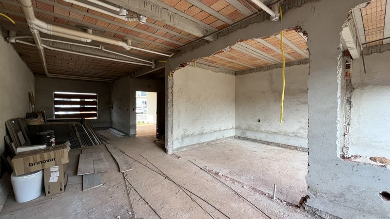 🏡 Sobrado à venda - 3 Suítes no Residencial Parintins – Terreno Maior Que O Padrão! Avenida Engenheiro Anysio da Rocha Compasso Porto Velho - 