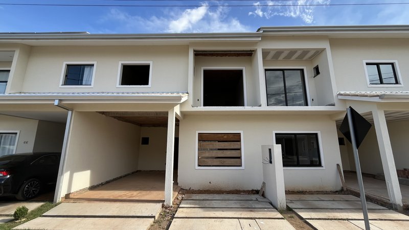 🏡 Sobrado à venda - 3 Suítes no Residencial Parintins – Terreno Maior Que O Padrão! Avenida Engenheiro Anysio da Rocha Compasso Porto Velho - 