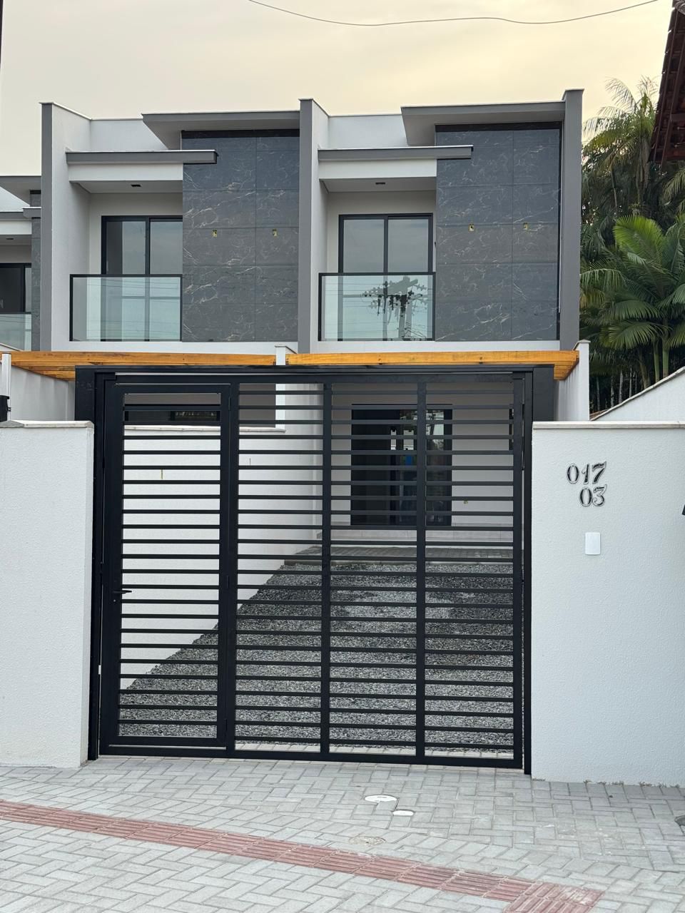 Sobrado Geminado Diferenciado no Bairro S&atilde;o Marcos Rua Humanitas Joinville - 