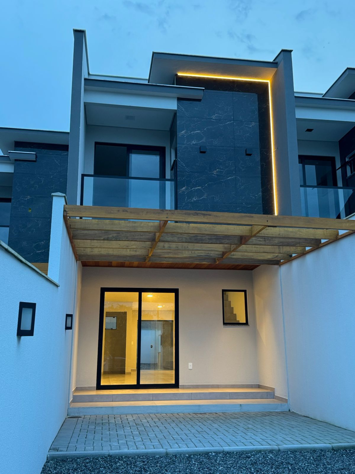 Sobrado Geminado Diferenciado no Bairro S&atilde;o Marcos Rua Humanitas Joinville - 