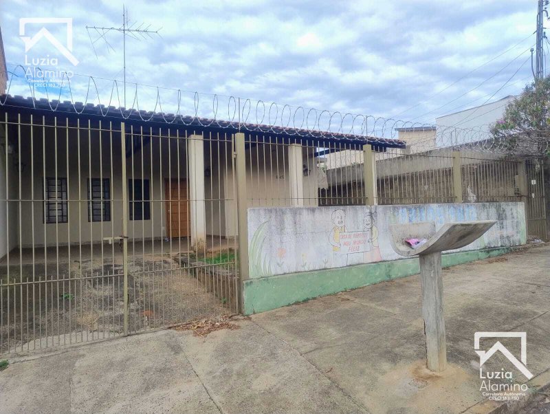 VILA INDUSTRIAL - RESIDÊNCIA 04 SUÍTES - QUINTAL COM ÁREA DE CHURRASQUEIRA - Bauru - 