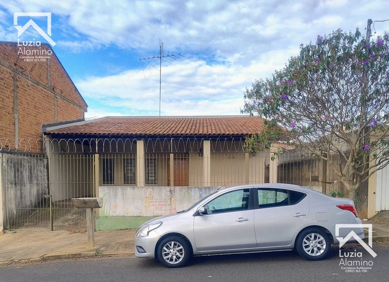 VILA INDUSTRIAL - RESIDÊNCIA 04 SUÍTES - QUINTAL COM ÁREA DE CHURRASQUEIRA - Bauru - 