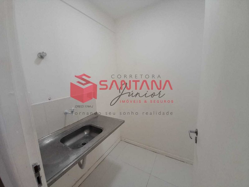 Sala 201 (INDISPONÍVEL) Avenida Luiz Tarquínio Pontes Lauro de Freitas - 