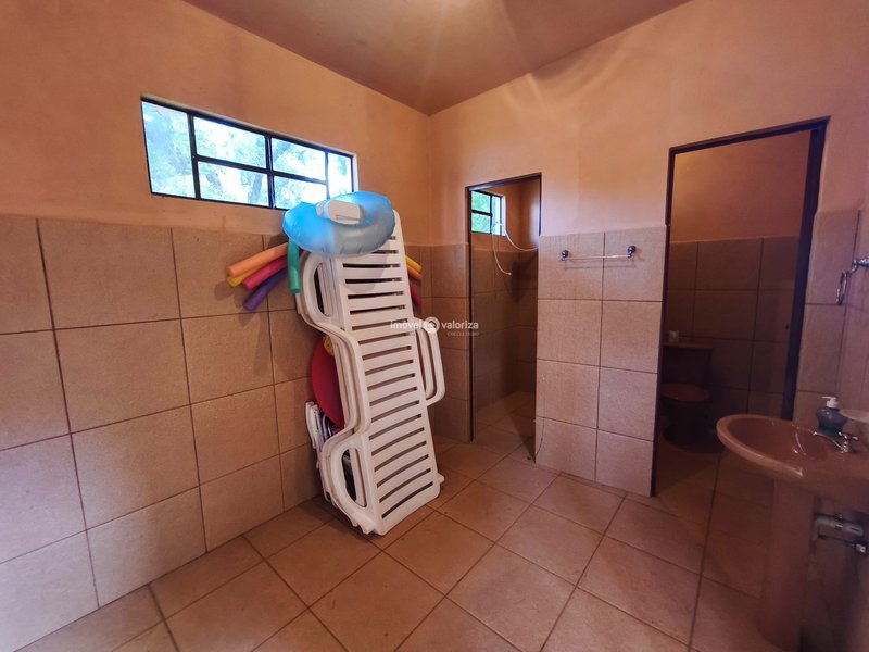 Chácara com 4 suítes e área gourmet na Represa de Avaré - Avaré - 