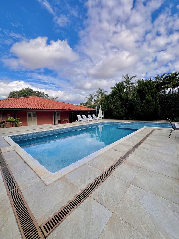 LINDA CASA / CHÁCARA COM TODAS AS COMODIDADES DA CIDADE Rua Abrahão Pinsky Sorocaba - 