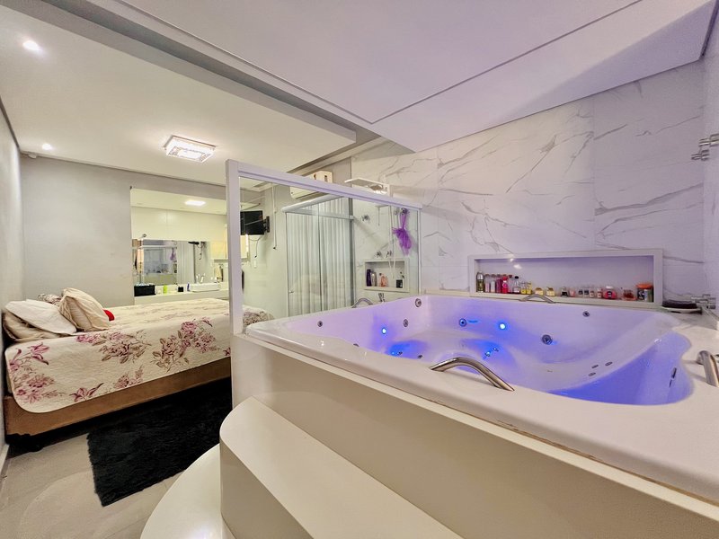LINDA CASA / CHÁCARA COM TODAS AS COMODIDADES DA CIDADE Rua Abrahão Pinsky Sorocaba - 