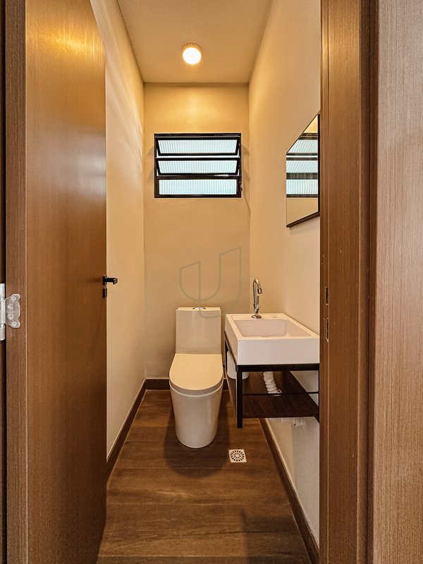 Casa Térrea com 3 Suítes no Condomínio Jardim das Colinas  São José dos Campos - 