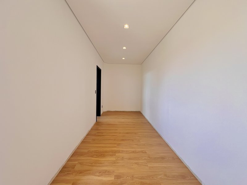 CASA DE ESQUINA EM ALPHAVILLE NOVA ESPLANADA C/400m² DE ÁREA CONSTRUÍDA E 5 SUÍTES Alameda Nova Zelândia Votorantim - 