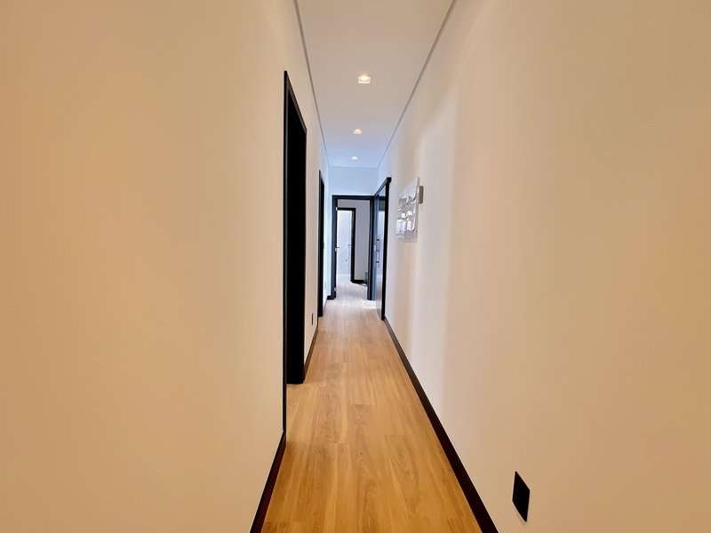CASA DE ESQUINA EM ALPHAVILLE NOVA ESPLANADA C/400m² DE ÁREA CONSTRUÍDA E 5 SUÍTES Alameda Nova Zelândia Votorantim - 