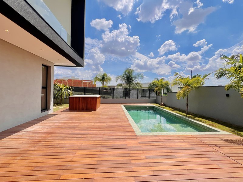 CASA DE ESQUINA EM ALPHAVILLE NOVA ESPLANADA C/400m² DE ÁREA CONSTRUÍDA E 5 SUÍTES Alameda Nova Zelândia Votorantim - 
