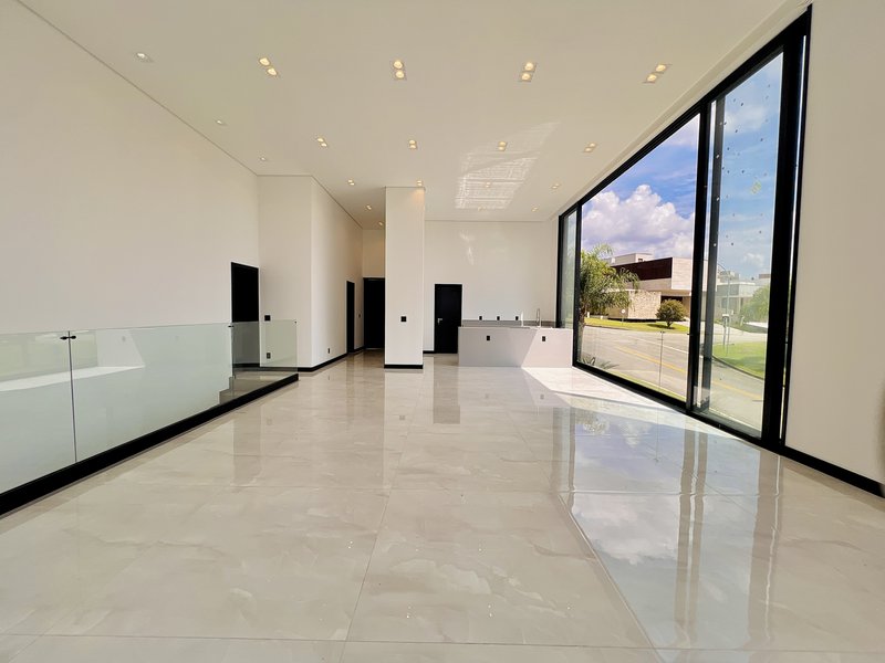 CASA DE ESQUINA EM ALPHAVILLE NOVA ESPLANADA C/400m² DE ÁREA CONSTRUÍDA E 5 SUÍTES Alameda Nova Zelândia Votorantim - 