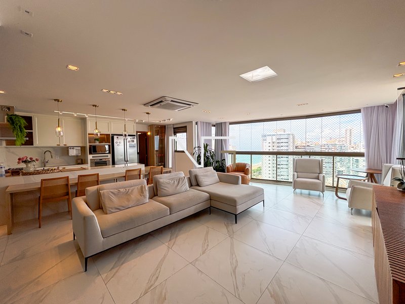 Luxo e Privacidade na Orla de Vila Velha – Cobertura Duplex com Lazer Privativo e Vista Avenida Estudante José Júlio de Souza Vila Velha - 
