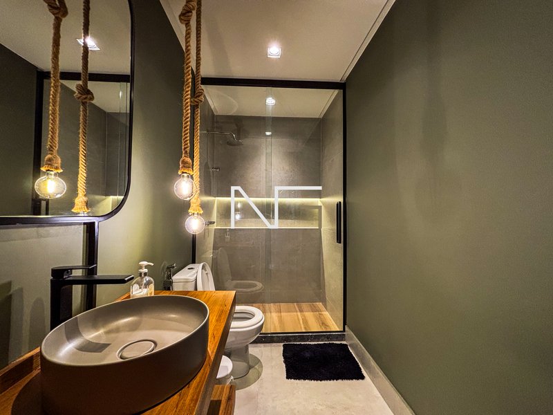 Luxo e Privacidade na Orla de Vila Velha – Cobertura Duplex com Lazer Privativo e Vista Avenida Estudante José Júlio de Souza Vila Velha - 