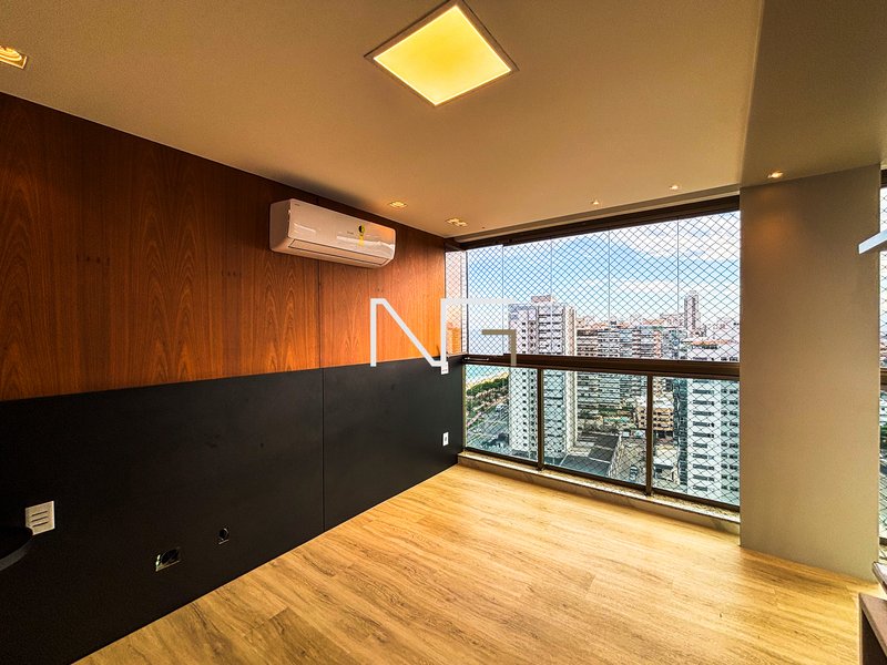 Luxo e Privacidade na Orla de Vila Velha – Cobertura Duplex com Lazer Privativo e Vista Avenida Estudante José Júlio de Souza Vila Velha - 
