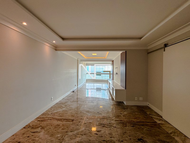 Apartamento Frente Mar com 3 Quartos e Vista Deslumbrante para o Mar Av. Est. José Júlio de Souza Vila Velha - 