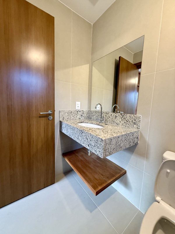 Apartamento próximo da praia pitinga / 2 dormitórios/ semi mobilado Rua pitinga  Porto Seguro - 