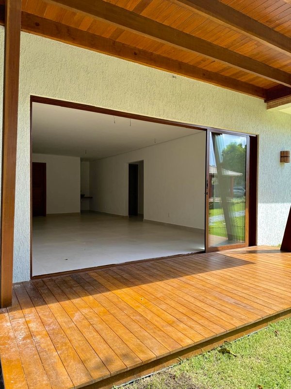 Apartamento próximo da praia pitinga / 2 dormitórios/ semi mobilado Rua pitinga  Porto Seguro - 