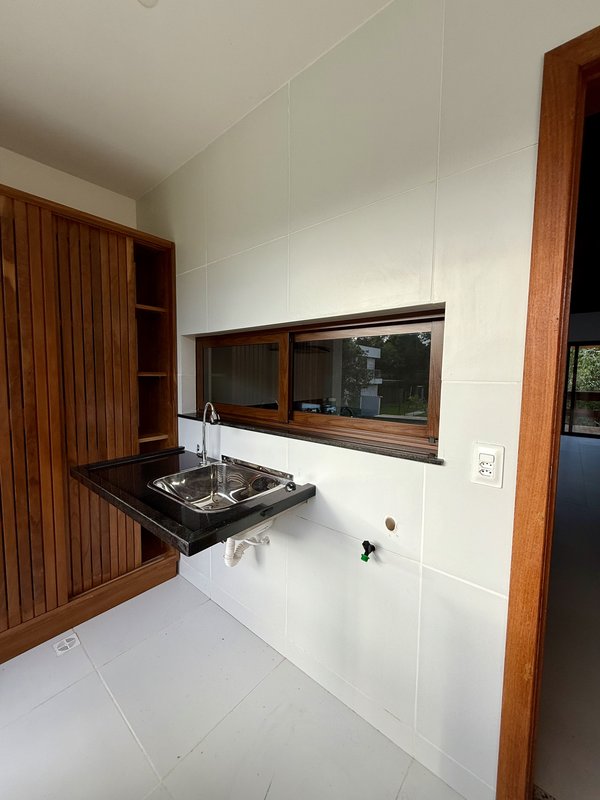 Apartamento próximo da praia pitinga / 2 dormitórios/ semi mobilado Rua pitinga  Porto Seguro - 