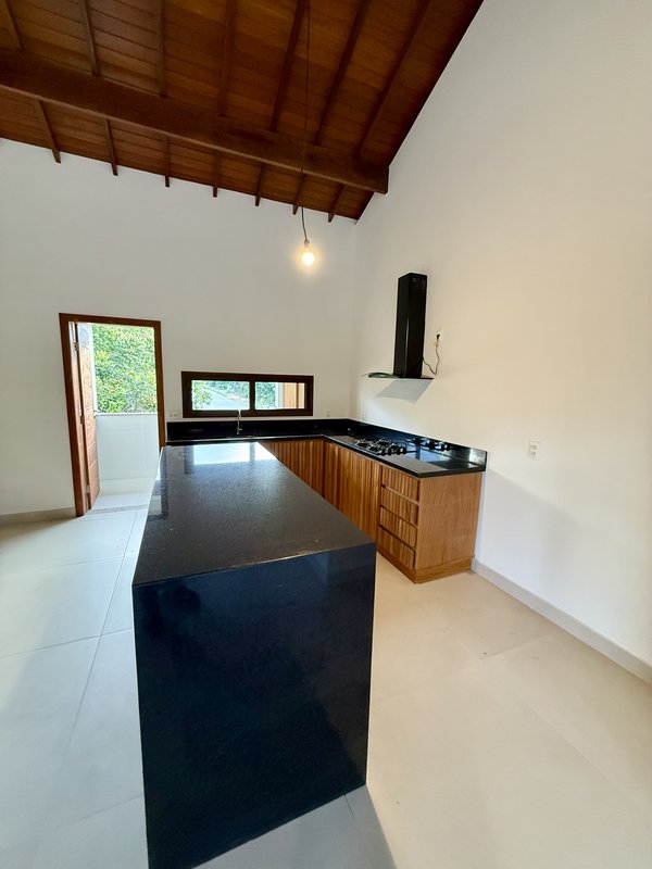Apartamento próximo da praia pitinga / 2 dormitórios/ semi mobilado Rua pitinga  Porto Seguro - 