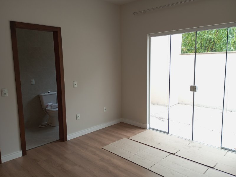 Casa ampla semi mobiliada  Timbó - 