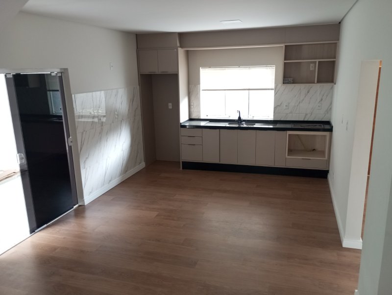 Casa ampla semi mobiliada  Timbó - 