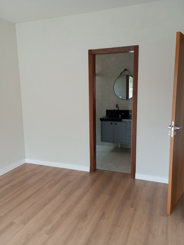 Casa ampla semi mobiliada  Timbó - 