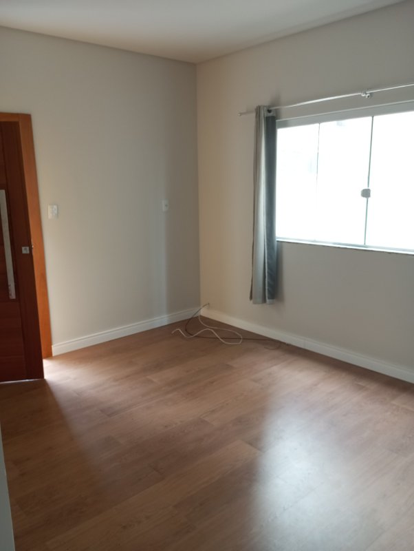 Casa ampla semi mobiliada  Timbó - 