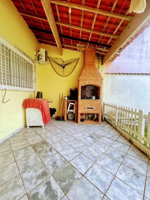 Edícula à Venda – Bairro Golfinhos 🏡✨ - Caraguatatuba - 