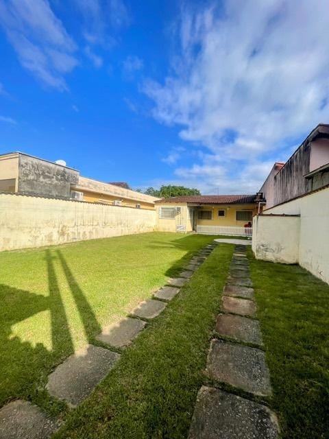 Edícula à Venda – Bairro Golfinhos 🏡✨ - Caraguatatuba - 