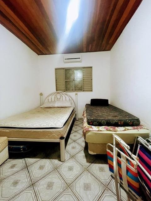 Edícula à Venda – Bairro Golfinhos 🏡✨ - Caraguatatuba - 