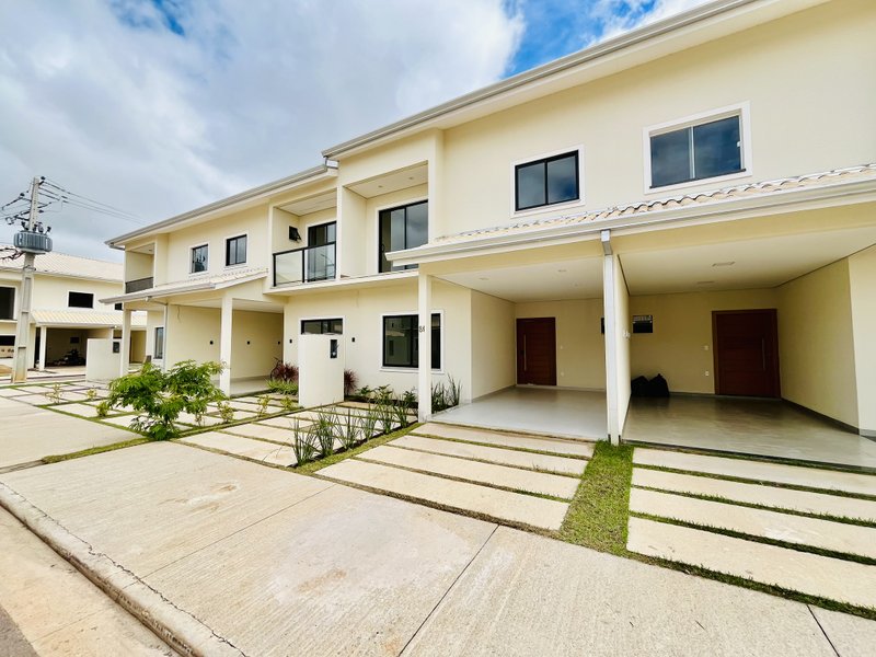 Sobrado Pronto com 3 Suítes no Residencial Parintins – Sofisticação e Conforto Avenida Engenheiro Anysio da Rocha Compasso Porto Velho - 