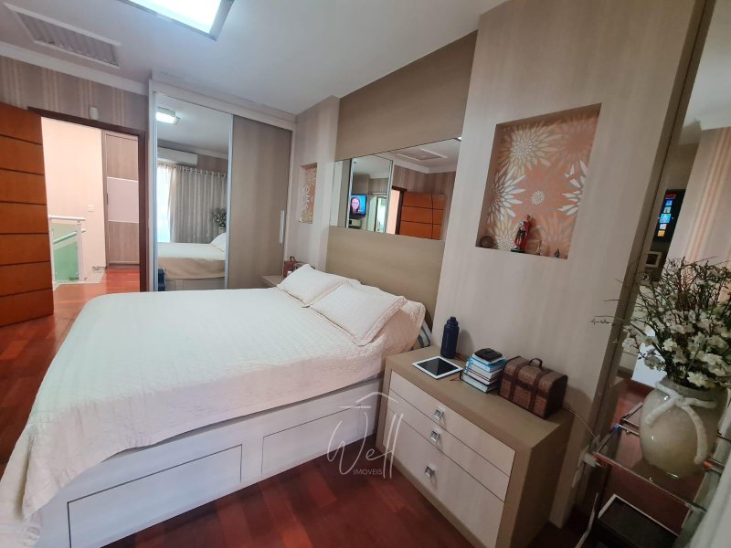 Sobrado na Vila Assunção em Santo André 298m2 - 03 suítes - 06 vagas - Santo André - 