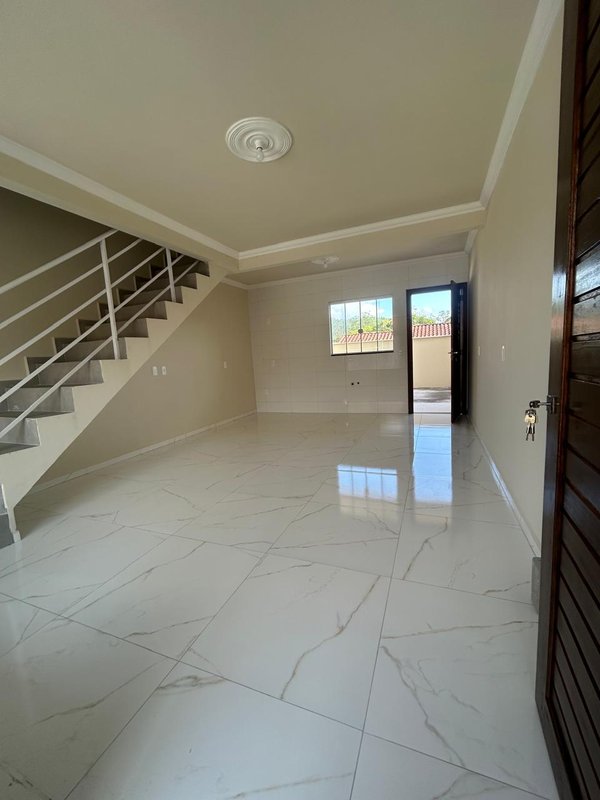 Sobrado Geminado com 2 suítes - Bairro Cedro Alto - Brusque - 