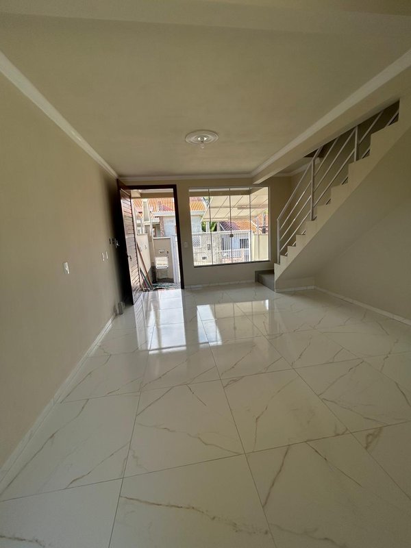 Sobrado Geminado com 2 suítes - Bairro Cedro Alto - Brusque - 