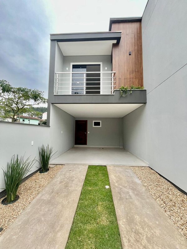 CASA SOBRADO NO POÇO FUNDO Poço fundo Brusque - 