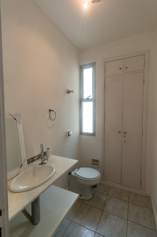 ALUGA-SE LINDO APT 160M2 ITAIM MARAVILHOSO!!! Rua Pedroso Alvarenga São Paulo - 