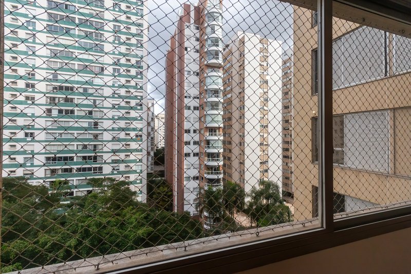 ALUGA-SE LINDO APT 160M2 ITAIM MARAVILHOSO!!! Rua Pedroso Alvarenga São Paulo - 