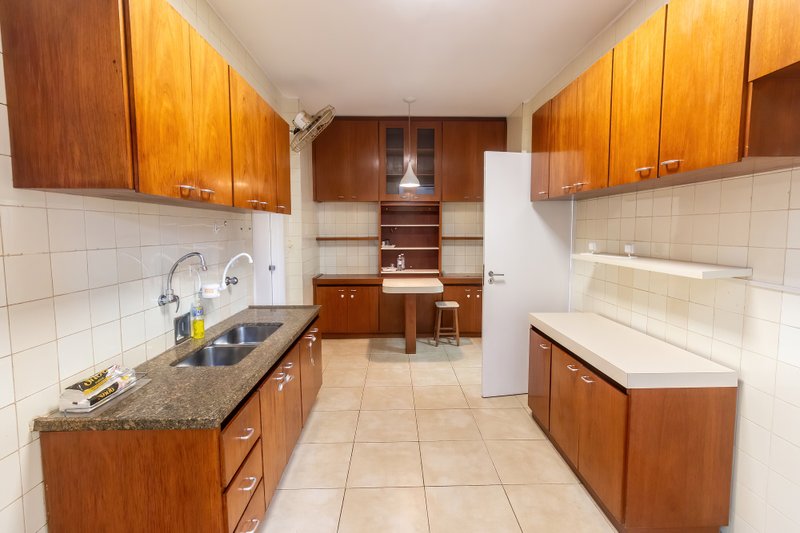 ALUGA-SE LINDO APT 160M2 ITAIM MARAVILHOSO!!! Rua Pedroso Alvarenga São Paulo - 