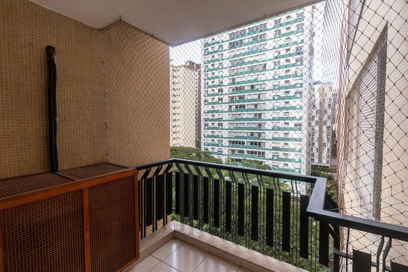 ALUGA-SE LINDO APT 160M2 ITAIM MARAVILHOSO!!! Rua Pedroso Alvarenga São Paulo - 