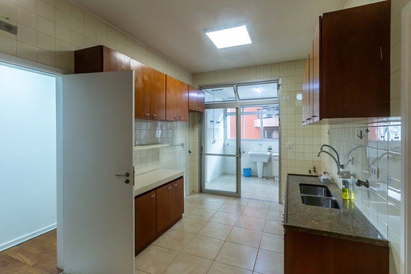 ALUGA-SE LINDO APT 160M2 ITAIM MARAVILHOSO!!! Rua Pedroso Alvarenga São Paulo - 