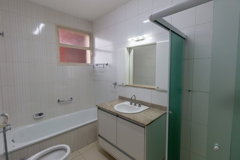 ALUGA-SE LINDO APT 160M2 ITAIM MARAVILHOSO!!! Rua Pedroso Alvarenga São Paulo - 