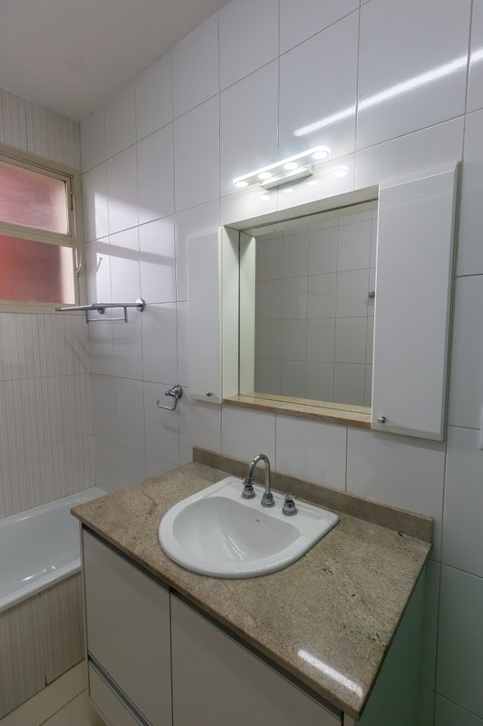 ALUGA-SE LINDO APT 160M2 ITAIM MARAVILHOSO!!! Rua Pedroso Alvarenga São Paulo - 