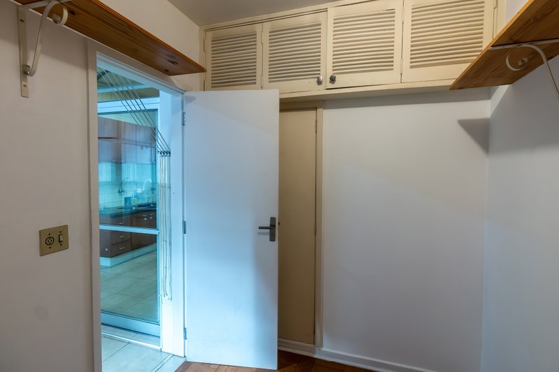ALUGA-SE LINDO APT 160M2 ITAIM MARAVILHOSO!!! Rua Pedroso Alvarenga São Paulo - 