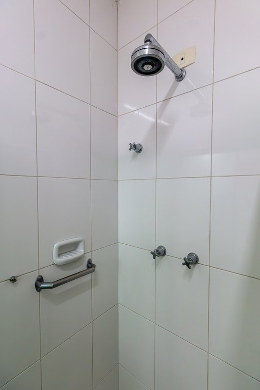 ALUGA-SE LINDO APT 160M2 ITAIM MARAVILHOSO!!! Rua Pedroso Alvarenga São Paulo - 